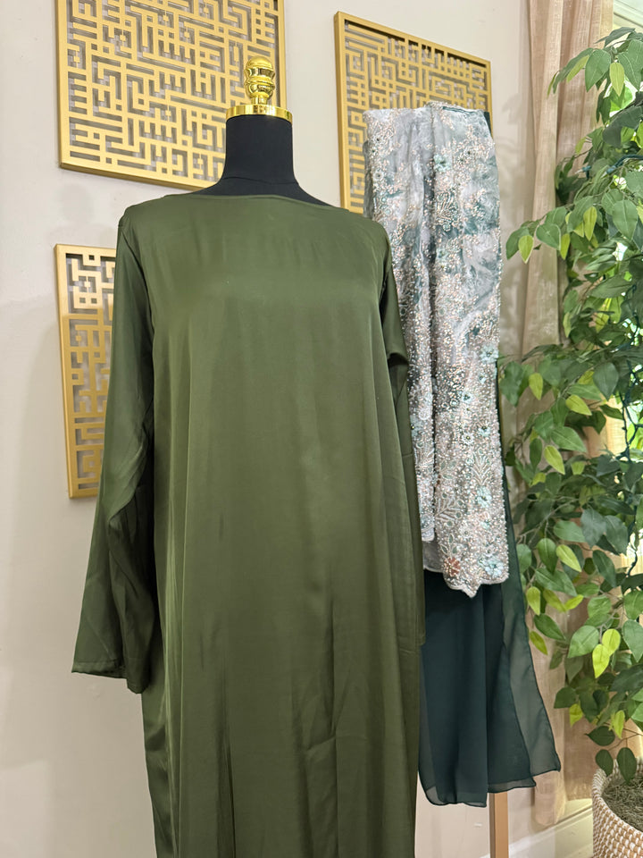Petals and Shimmer in Emerald Bloom